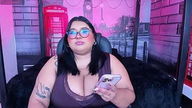 Snapshot of tifanny_bigboobs11 chatting on 03/13/26, 12:01 tifanny bigboobs11 online show from 03/13/26, 12:01