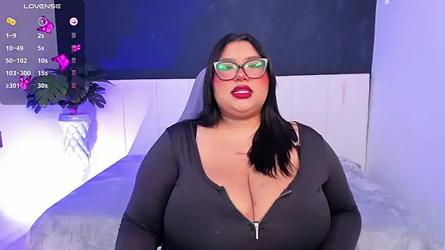 Snapshot of tifanny_bigboobs11 chatting on 06/18/26, 11:14 tifanny bigboobs11 online show from 06/18/26, 11:14