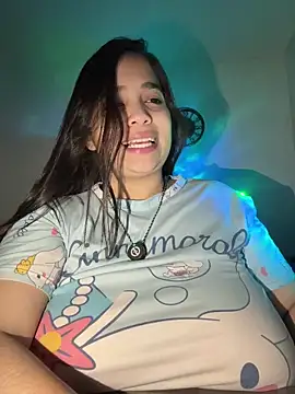 Snapshot of tati_reyess chatting on 09/28/25, 04:07 tati reyess online show from 09/28/25, 04:07