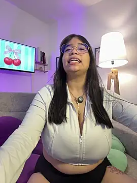 tati reyess online show from 04/23/26, 12:29