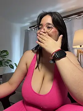 tati reyess online show from 07/06/26, 03:03