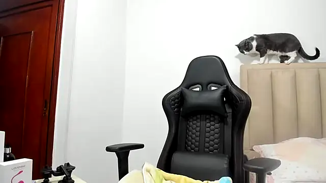 Chloemiller89 online show from 11/13/25, 12:42