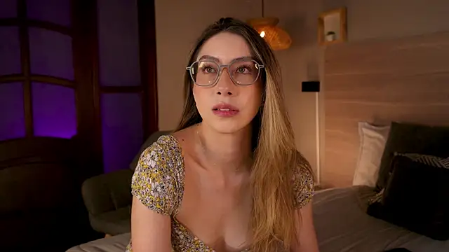 lua ferch   online show from 11/05/25, 01:22