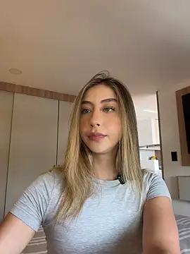 Snapshot of lua_ferch__ chatting on 05/19/26, 06:03 lua ferch online show from 05/19/26, 06:03