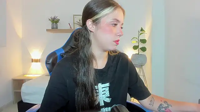 Snapshot of nataly_rodri chatting on 07/18/26, 02:27 nataly rodri online show from 07/18/26, 02:27