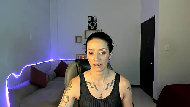 Kristen Garner online show from 11/29/25, 08:34