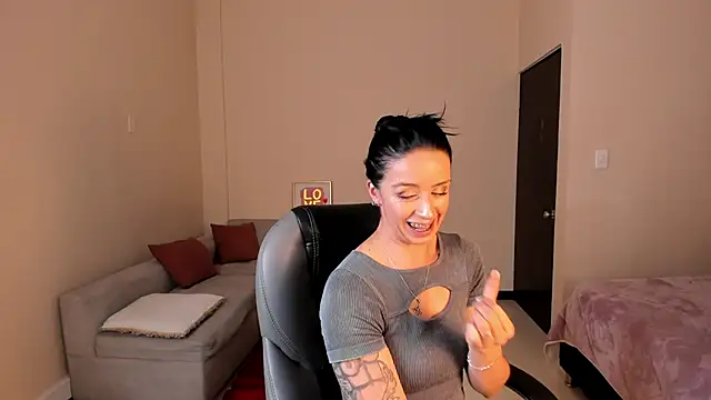 Kristen Garner online show from 03/03/26, 07:53