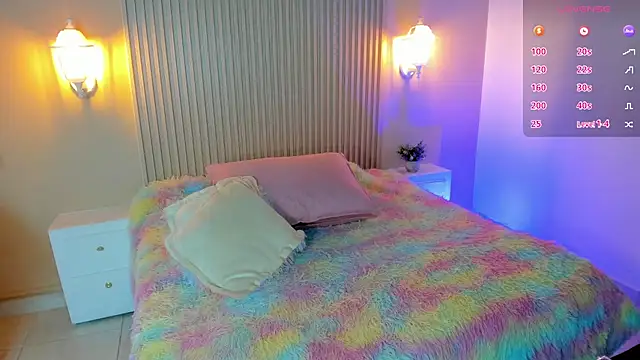 EmilyEvans7 online show from 10/31/25, 07:26