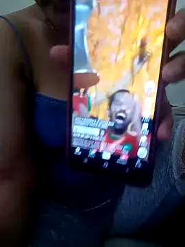 Snapshot of lolo890 chatting on 10/20/25, 01:00 lolo890 online show from 10/20/25, 01:00