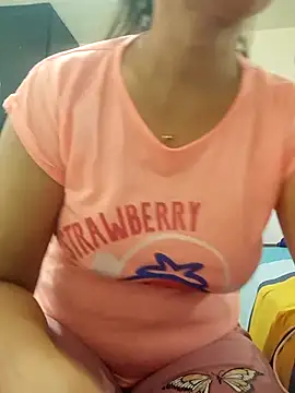 Snapshot of lolo890 chatting on 11/10/25, 12:59 lolo890 online show from 11/10/25, 12:59