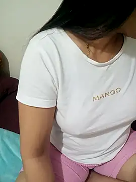 Snapshot of lolo890 chatting on 11/13/25, 01:37 lolo890 online show from 11/13/25, 01:37