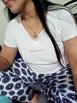 Snapshot of lolo890 chatting on 11/13/25, 03:55 lolo890 online show from 11/13/25, 03:55