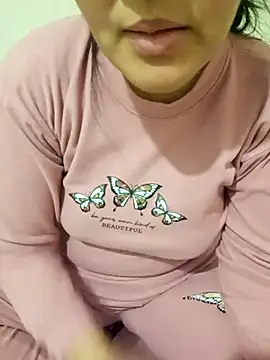 Snapshot of lolo890 chatting on 12/05/25, 12:14 lolo890 online show from 12/05/25, 12:14