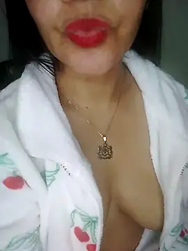 Snapshot of lolo890 chatting on 12/15/25, 12:26 lolo890 online show from 12/15/25, 12:26