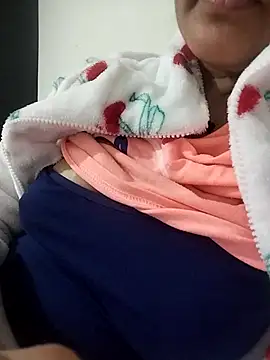 Snapshot of lolo890 chatting on 02/15/26, 04:36 lolo890 online show from 02/15/26, 04:36