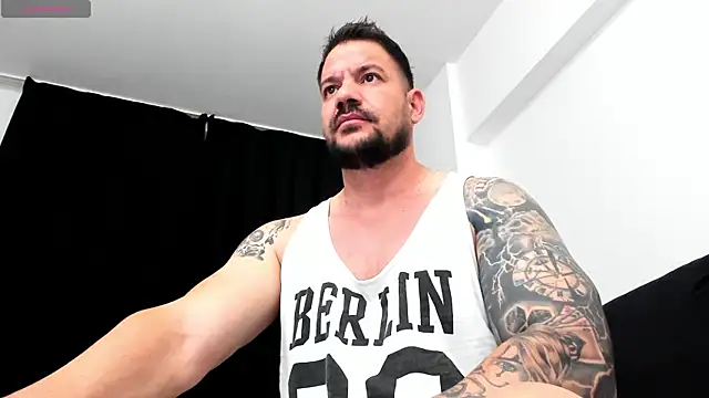 musclemonster31 online show from 09/28/25, 11:21