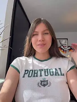 AmelieLaurent  online show from 06/23/26, 08:29