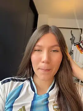 AmelieLaurent  online show from 07/03/26, 03:51