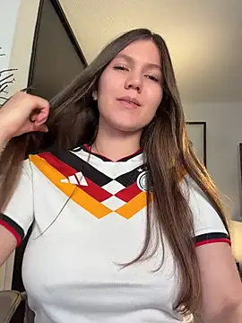 AmelieLaurent  online show from 07/14/26, 02:38