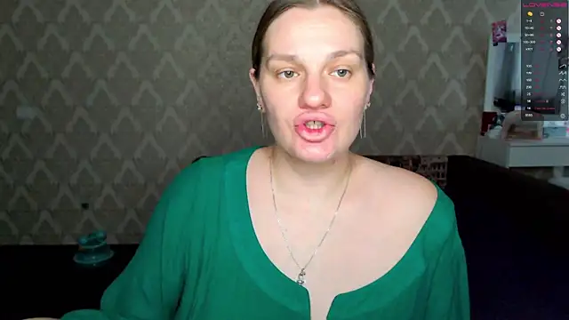 Snapshot of EndlessLustX chatting on 01/20/25, 04:43 EndlessLustX online show from 01/20/25, 04:43