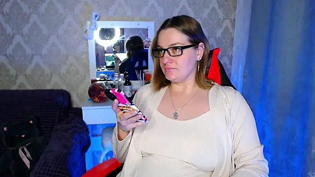 Snapshot of EndlessLustX chatting on 02/18/25, 01:32 EndlessLustX online show from 02/18/25, 01:32