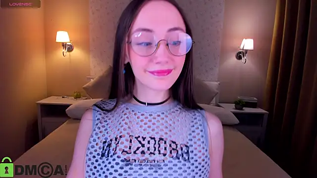 Snapshot of Lexi_Split chatting on 05/19/26, 01:56 Lexi Split online show from 05/19/26, 01:56