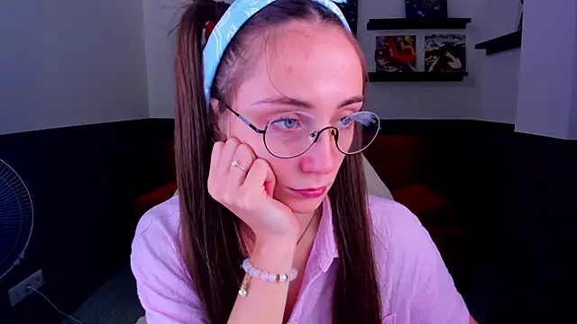 Snapshot of Lexi_Split chatting on 07/26/26, 02:20 Lexi Split online show from 07/26/26, 02:20