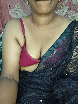 Snapshot of Malluivaniya chatting on 10/16/25, 06:09 Malluivaniya online show from 10/16/25, 06:09