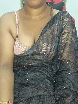 Snapshot of Malluivaniya chatting on 11/25/25, 06:35 Malluivaniya online show from 11/25/25, 06:35