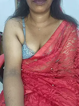 Snapshot of Malluivaniya chatting on 11/26/25, 06:09 Malluivaniya online show from 11/26/25, 06:09