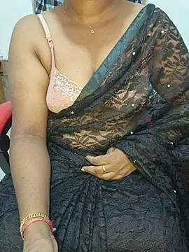 Snapshot of Malluivaniya chatting on 11/29/25, 06:11 Malluivaniya online show from 11/29/25, 06:11