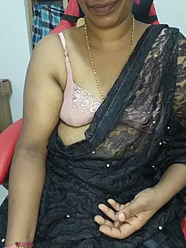 Snapshot of Malluivaniya chatting on 12/05/25, 06:48 Malluivaniya online show from 12/05/25, 06:48