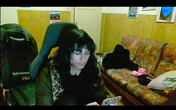 calliemaggotbone online show from 12/18/25, 12:06