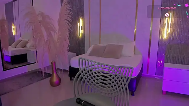 riley sierra online show from 07/15/26, 01:05