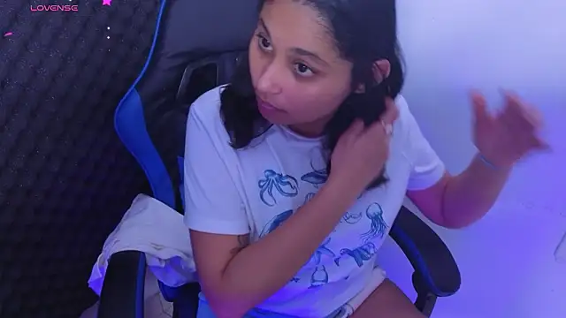 Snapshot of Cuteprincess21 chatting on 02/18/26, 01:45 Cuteprincess21 online show from 02/18/26, 01:45