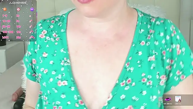 CutieGinger online show from 04/23/26, 06:14