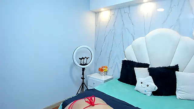 Rosalinda Cortez online show from 03/05/25, 12:33