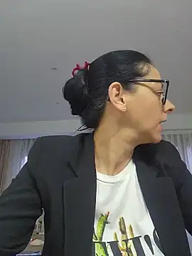 bruneta sexy23 online show from 05/17/26, 06:59