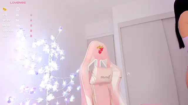 mia yourmommy online show from 12/17/25, 01:00