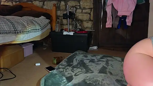 Snapshot of Bellazeebub chatting on 01/08/26, 11:01 Bellazeebub online show from 01/08/26, 11:01