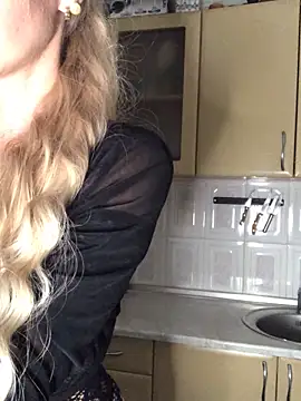 Snapshot of Kristina03 chatting on 10/31/25, 10:11 Kristina03 online show from 10/31/25, 10:11