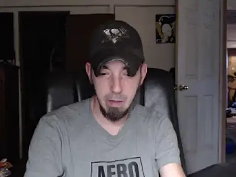 Snapshot of pensguy30 chatting on 12/15/24, 08:25 pensguy30 online show from 12/15/24, 08:25