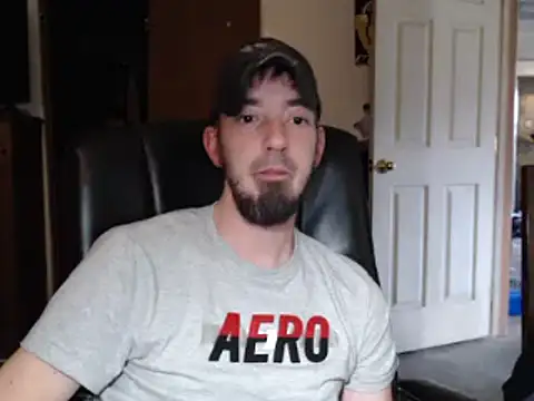 Snapshot of pensguy30 chatting on 12/29/24, 03:35 pensguy30 online show from 12/29/24, 03:35