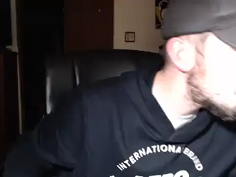 Snapshot of pensguy30 chatting on 12/29/24, 06:38 pensguy30 online show from 12/29/24, 06:38