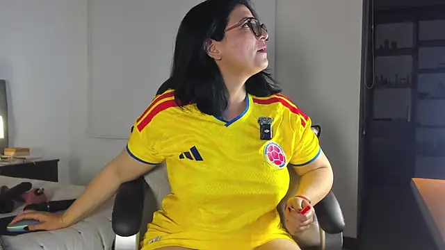 adriana71 online show from 03/27/26, 01:11