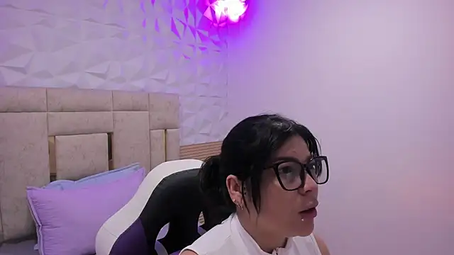 PauletteJ online show from 12/22/25, 11:51