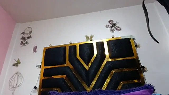 Helennahot online show from 04/22/26, 03:46