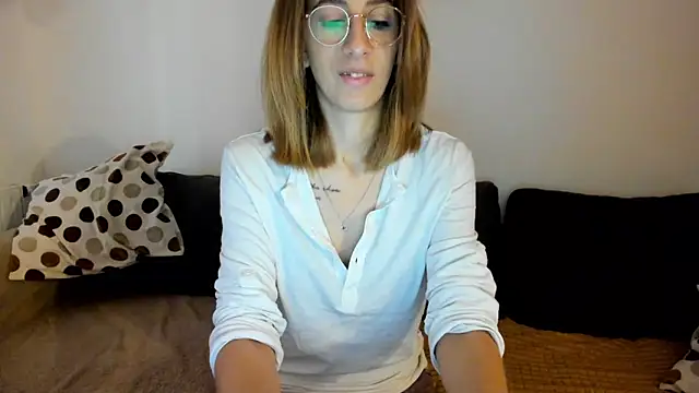 Snapshot of DesireMore90 chatting on 12/05/24, 08:00 DesireMore90 online show from 12/05/24, 08:00