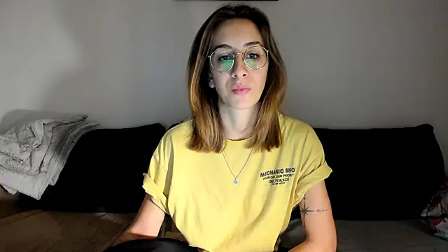 Snapshot of DesireMore90 chatting on 01/17/25, 10:12 DesireMore90 online show from 01/17/25, 10:12