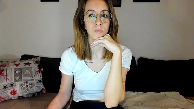 Snapshot of DesireMore90 chatting on 02/04/25, 09:41 DesireMore90 online show from 02/04/25, 09:41